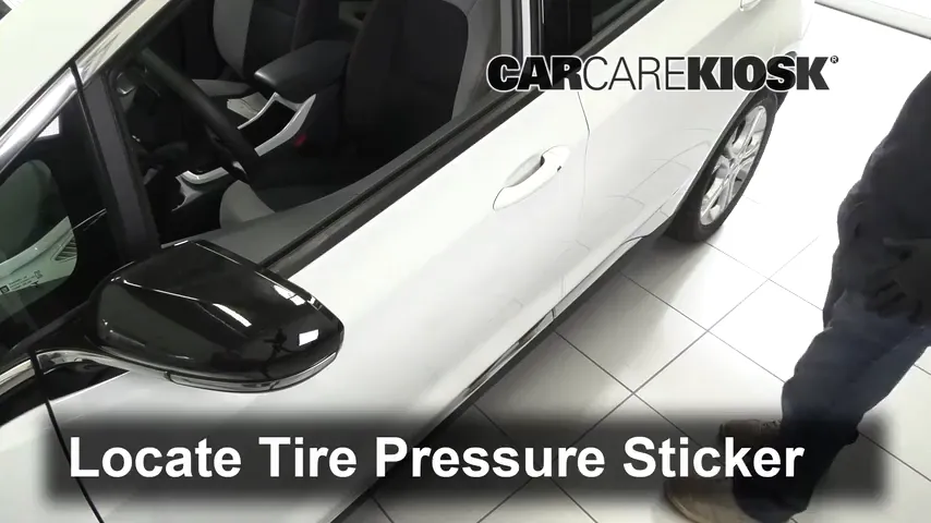 2017 Chevrolet Bolt EV LT Electric Tires & Wheels Check Tire Pressure